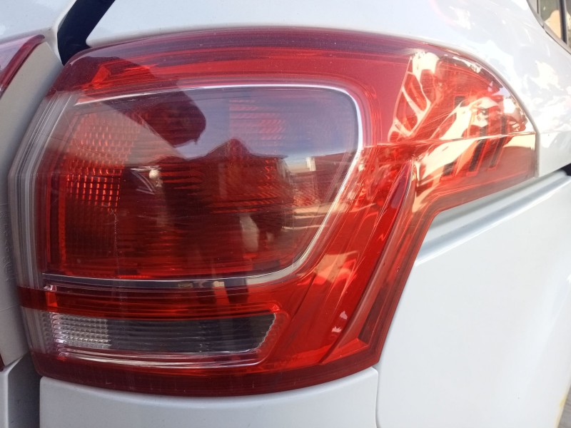 Recambio de piloto trasero derecho para ford b-max (jk) 1.6 tdci referencia OEM IAM 1806453  