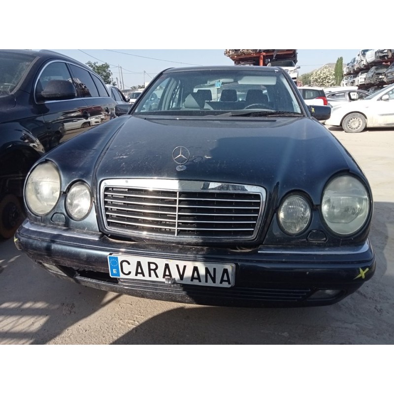 mercedes-benz clase e (w210) berlina del año 1999
