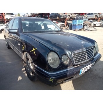 mercedes-benz clase e (w210) berlina del año 1999