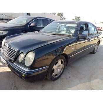 mercedes-benz clase e (w210) berlina del año 1999