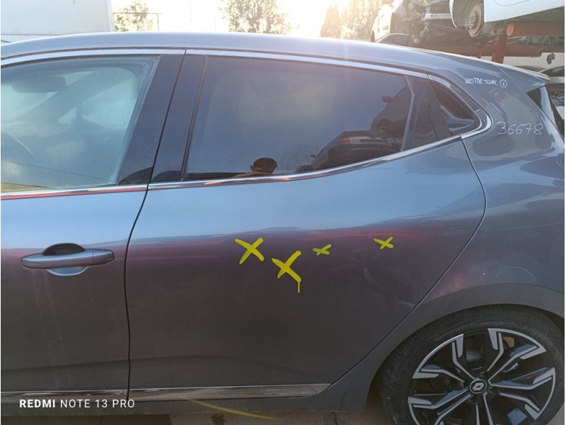 Recambio de puerta trasera izquierda para renault clio v r.s. line referencia OEM IAM 821017920R  