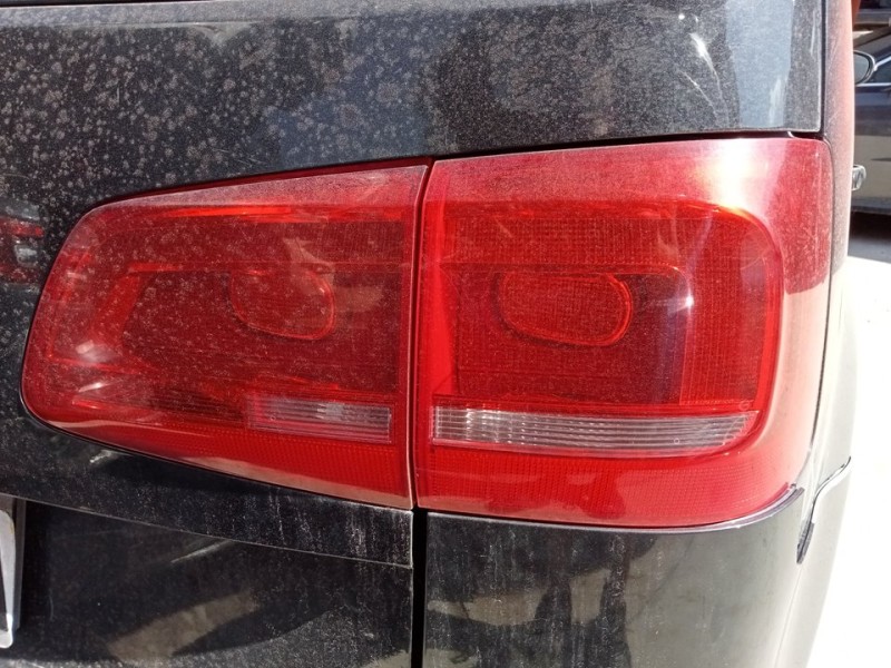 Recambio de piloto trasero derecho para volkswagen touran (1t3) highline referencia OEM IAM 1T0945096R  