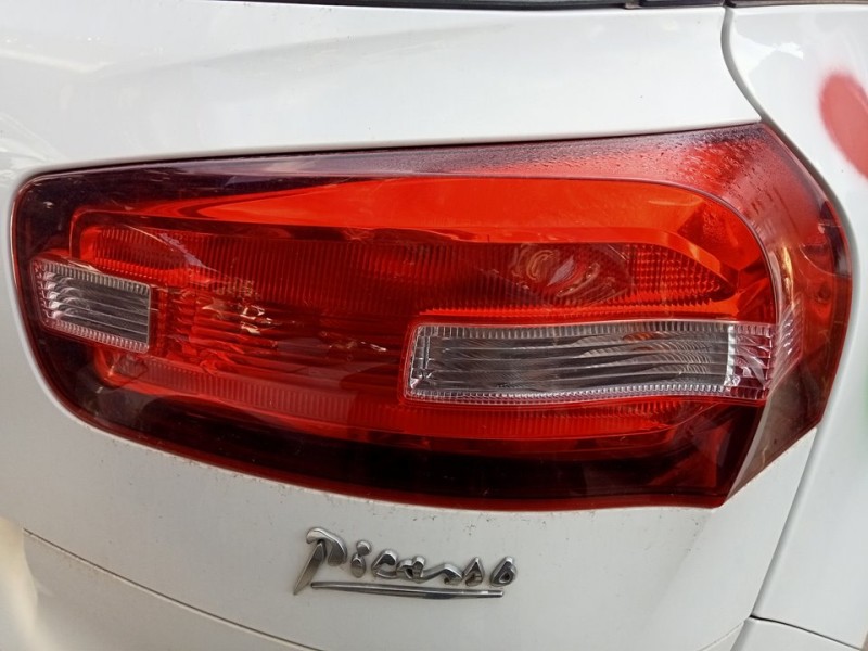 Recambio de piloto trasero derecho para citroën c4 picasso attraction referencia OEM IAM 9676120680  