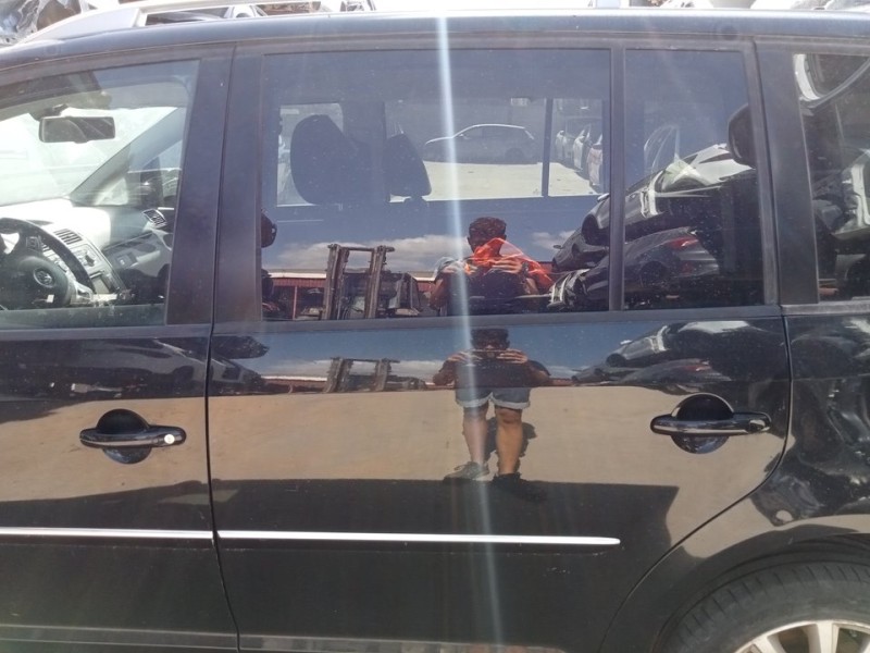 Recambio de puerta trasera izquierda para volkswagen touran (1t3) highline referencia OEM IAM 1T0833055S  