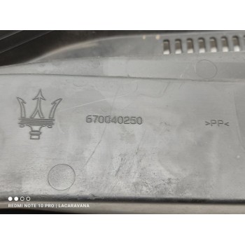 Recambio de moldura para maserati levante diesel referencia OEM IAM 670040250  