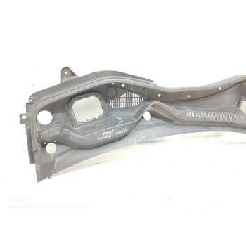 Recambio de moldura para maserati levante diesel referencia OEM IAM 670040250  
