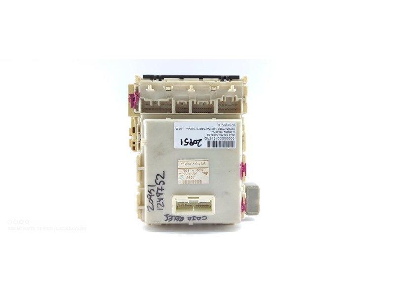 Recambio de caja reles / fusibles para toyota yaris (ncp1/nlp1/scp1) 1.3 expo referencia OEM IAM 8273052700  