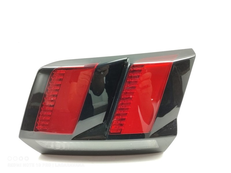 Recambio de piloto trasero derecho interior para peugeot 3008 gt referencia OEM IAM 9810477780  