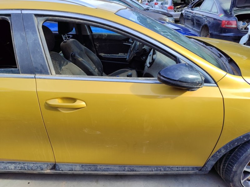 Recambio de puerta delantera derecha para kia xceed drive referencia OEM IAM 76004J7800  