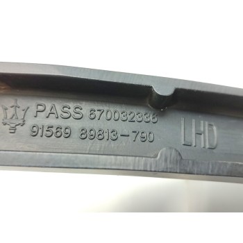 Recambio de brazo limpia delantero derecho para maserati levante diesel referencia OEM IAM 670032336  