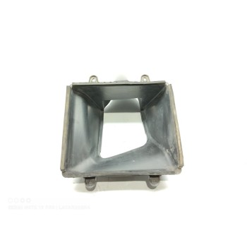 Recambio de moldura para maserati levante diesel referencia OEM IAM 670032141  