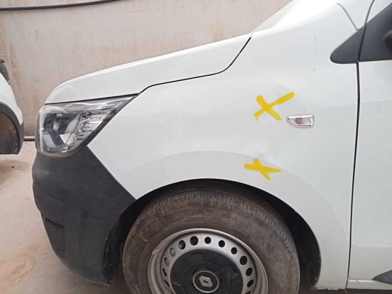 Recambio de aleta delantera izquierda para renault express basis referencia OEM IAM 631011356R  