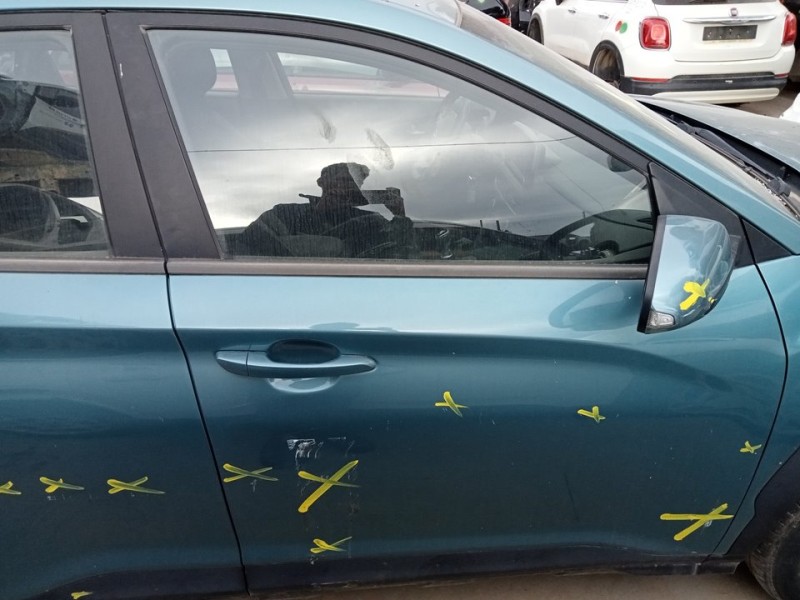 Recambio de puerta delantera derecha para hyundai kona essence 2wd referencia OEM IAM 76004J9010  