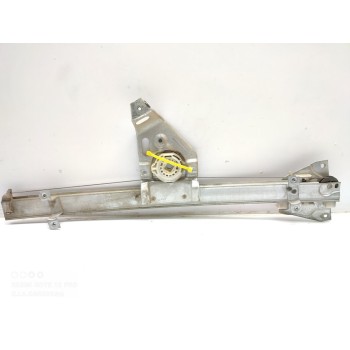 Recambio de elevalunas delantero derecho para mitsubishi montero (v60/v70) 3.2 di-d glx (5-ptas.) referencia OEM IAM MR523512  