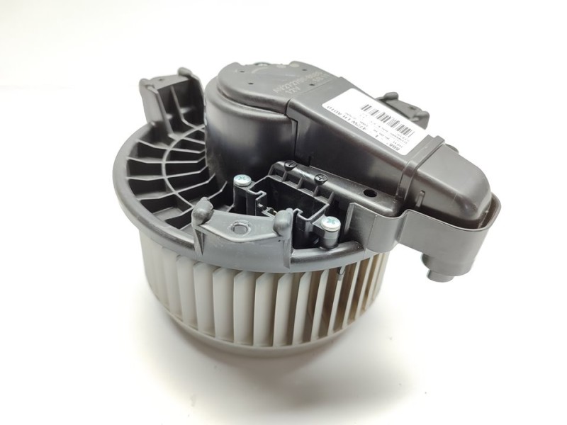 Recambio de ventilador calefaccion para toyota auris hybrid business referencia OEM IAM 8710305060  