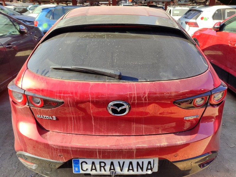 Recambio de porton trasero para mazda 3 berlina (bp) zenith-x bose referencia OEM IAM BDY06202XA  