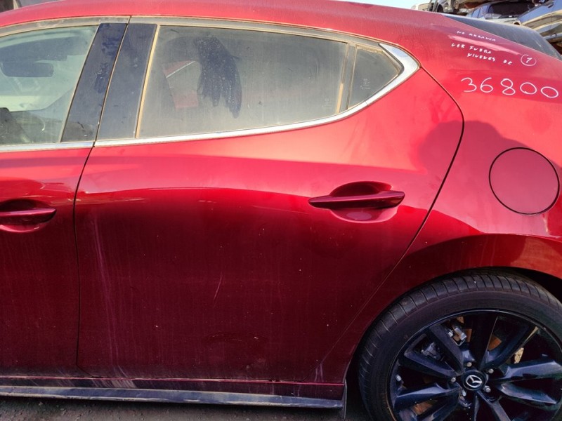 Recambio de puerta trasera izquierda para mazda 3 berlina (bp) zenith-x bose referencia OEM IAM BDY07302XC  