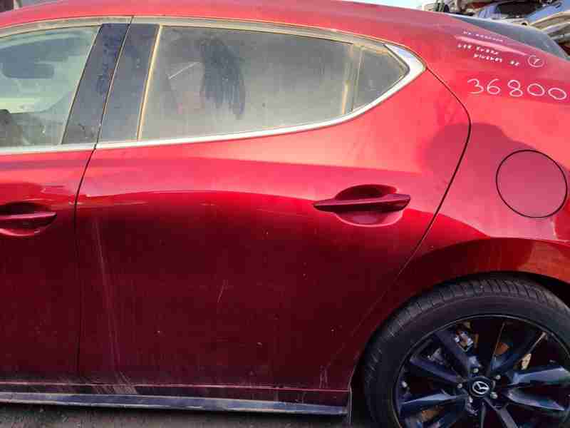 Recambio de puerta trasera izquierda para mazda 3 berlina (bp) zenith-x bose referencia OEM IAM BDY07302XC  