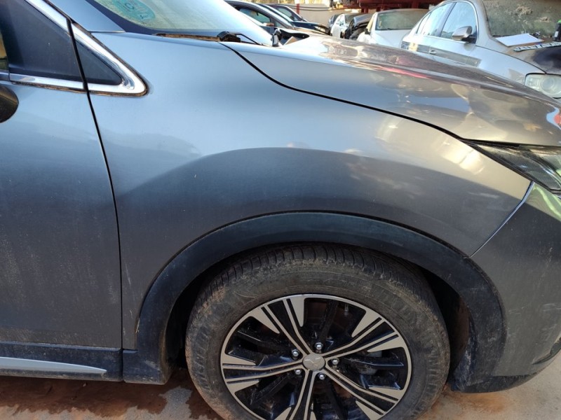 Recambio de aleta delantera derecha para mitsubishi eclipse cross spirit 2wd referencia OEM IAM 5220L038  