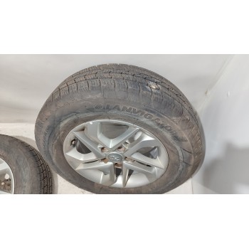 Recambio de juego llantas para hyundai tucson essence 2wd referencia OEM IAM 52910D7110  