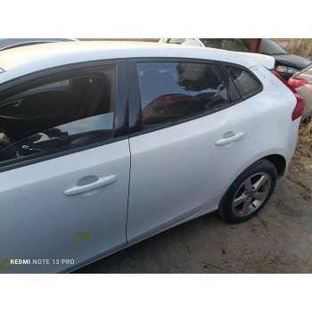 Recambio de puerta trasera izquierda para volvo v40 kinetic referencia OEM IAM 32321999  