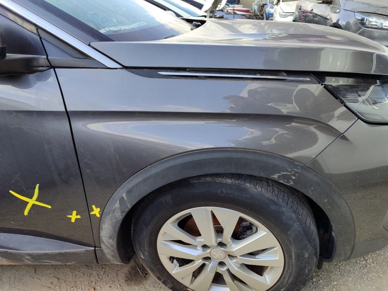 Recambio de aleta delantera derecha para peugeot 3008 active pack referencia OEM IAM 9812305680  