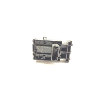 Recambio de mando elevalunas delantero derecho para toyota yaris (xp21) hybrid active tech referencia OEM IAM 8481002260  