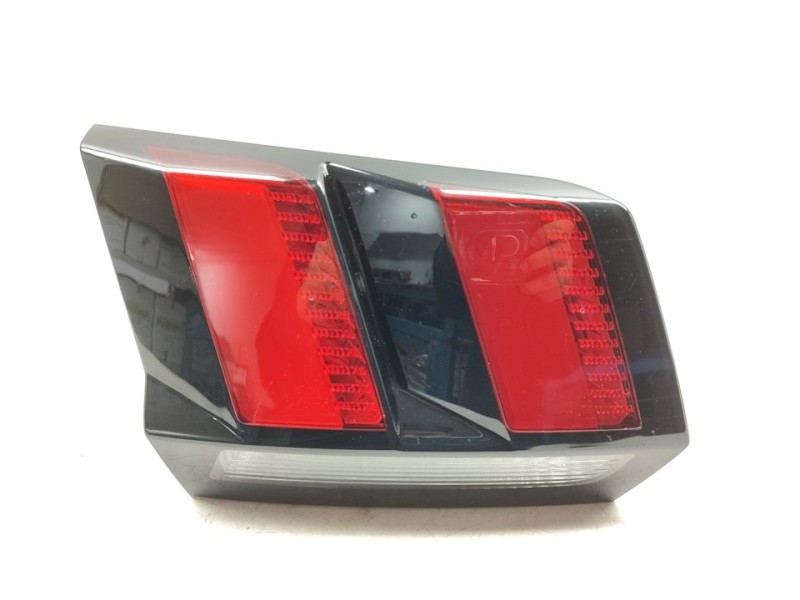 Recambio de piloto trasero izquierdo interior para peugeot 3008 gt line referencia OEM IAM 9810477880  