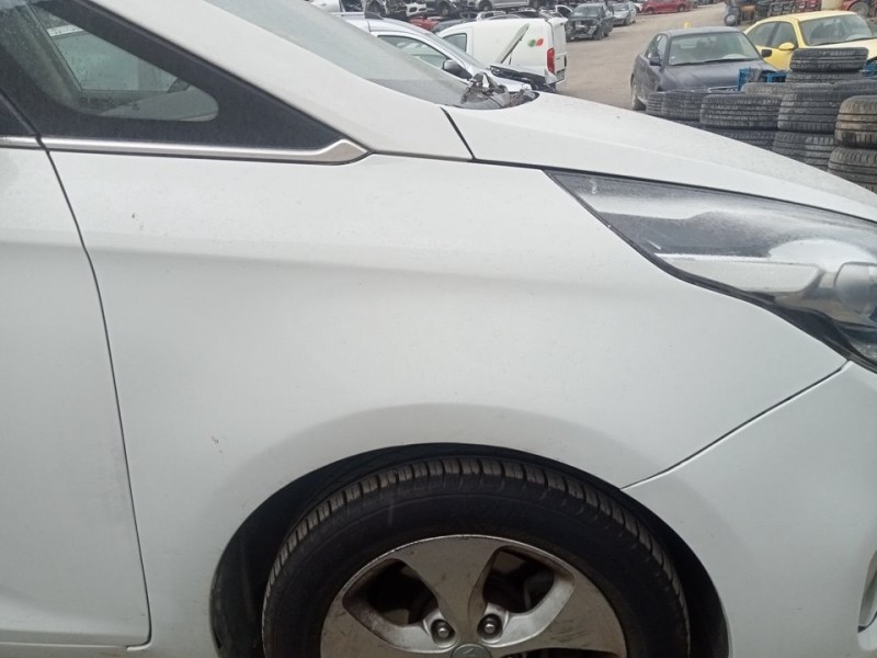 Recambio de aleta delantera derecha para kia carens ( ) concept referencia OEM IAM 66321A4000  