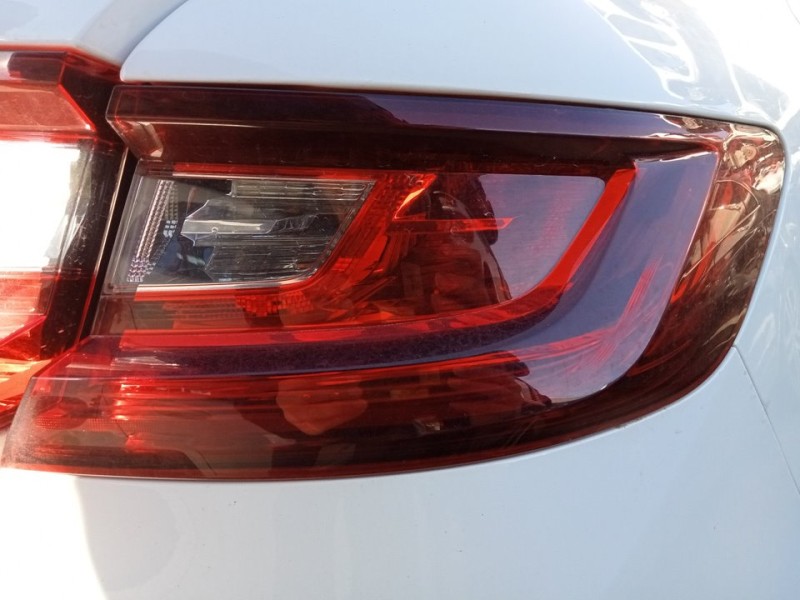 Recambio de piloto trasero derecho para renault megane iv berlina 5p intens referencia OEM IAM   