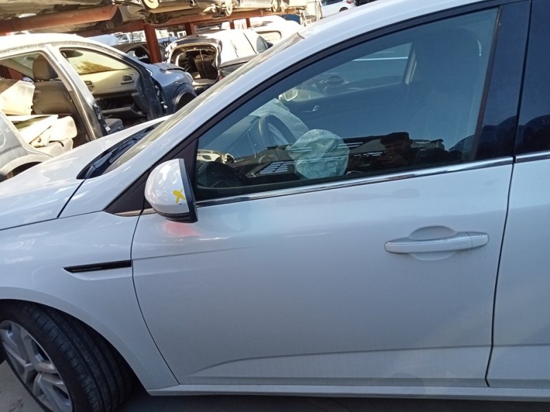 Recambio de puerta delantera izquierda para renault megane iv berlina 5p intens referencia OEM IAM 801010705R  