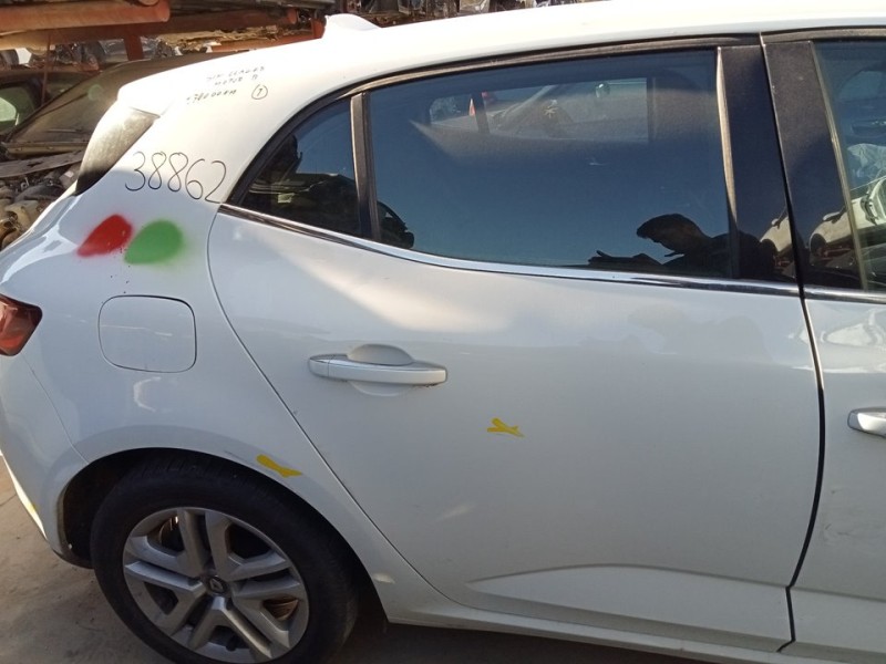 Recambio de puerta trasera derecha para renault megane iv berlina 5p intens referencia OEM IAM 821002253R  