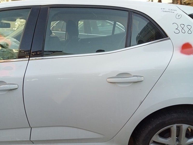 Recambio de puerta trasera izquierda para renault megane iv berlina 5p intens referencia OEM IAM 821011161R  
