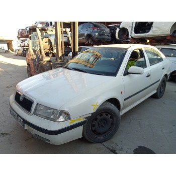 skoda octavia berlina (1u2) del año 1998