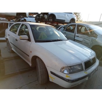 skoda octavia berlina (1u2) del año 1998