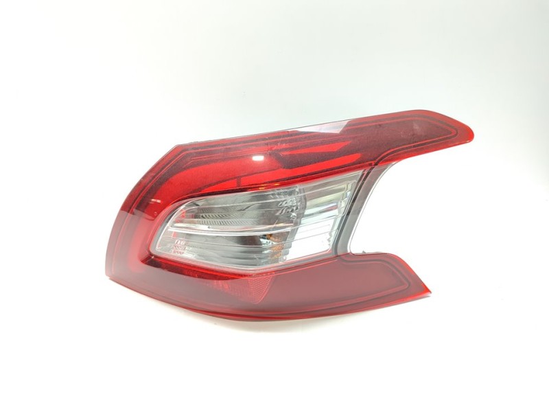 Recambio de piloto trasero derecho para peugeot 308 style referencia OEM IAM 9677817580  