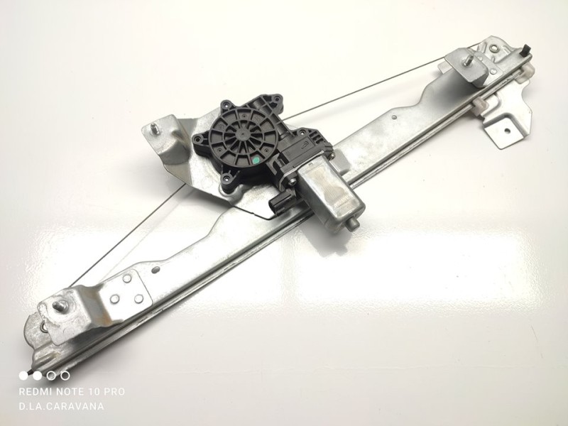 Recambio de elevalunas delantero derecho para dacia duster ambiance 4x2 referencia OEM IAM 807206838R  
