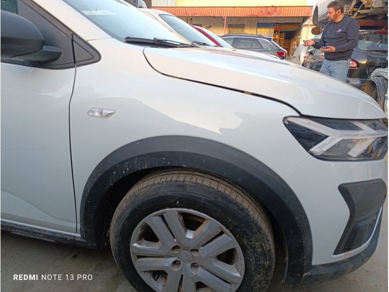 Recambio de aleta delantera derecha para dacia sandero iii stepway expression referencia OEM IAM 631004264R  