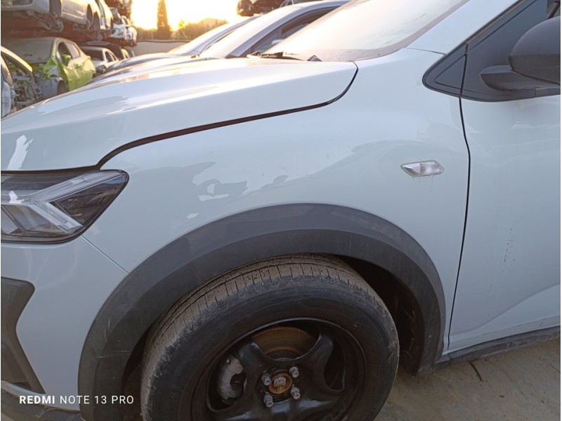 Recambio de aleta delantera izquierda para dacia sandero iii stepway expression referencia OEM IAM 631018101R  