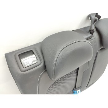 Recambio de asientos traseros para kia xceed hibrido 118 kw referencia OEM IAM 4814019  