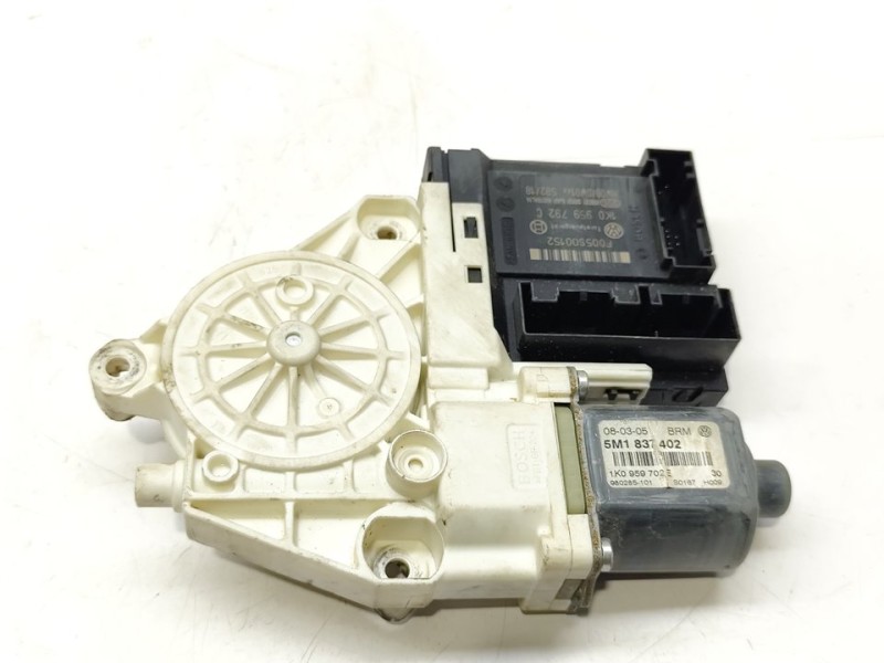 Recambio de motor elevalunas delantero derecho para volkswagen golf plus (5m1) edition referencia OEM IAM 5M1837402  