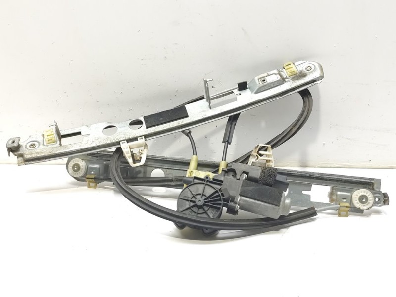 Recambio de elevalunas delantero derecho para renault megane ii berlina 3p emotion referencia OEM IAM 8201010927  