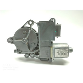 MOTOR ELEVALUNAS DELANTERO DERECHO 824601P010 
