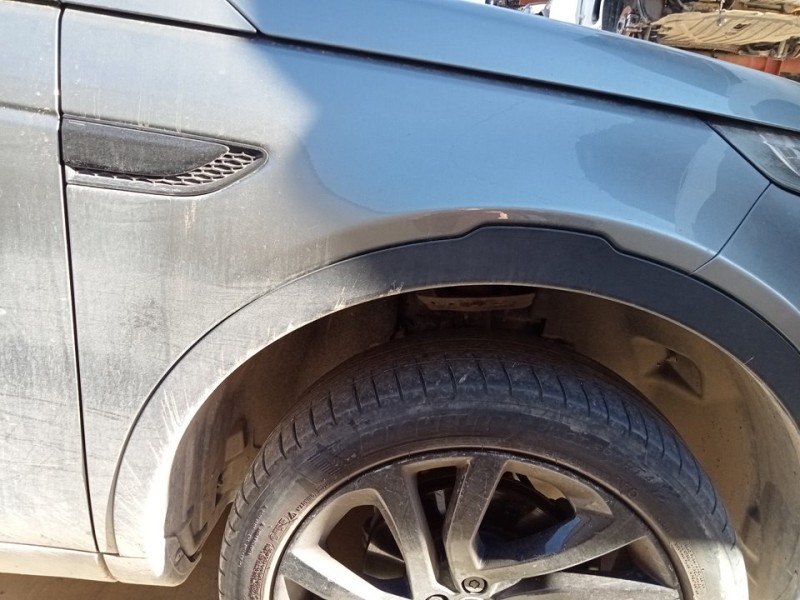 Recambio de aleta delantera derecha para land rover discovery sport se referencia OEM IAM FK7216015AB  