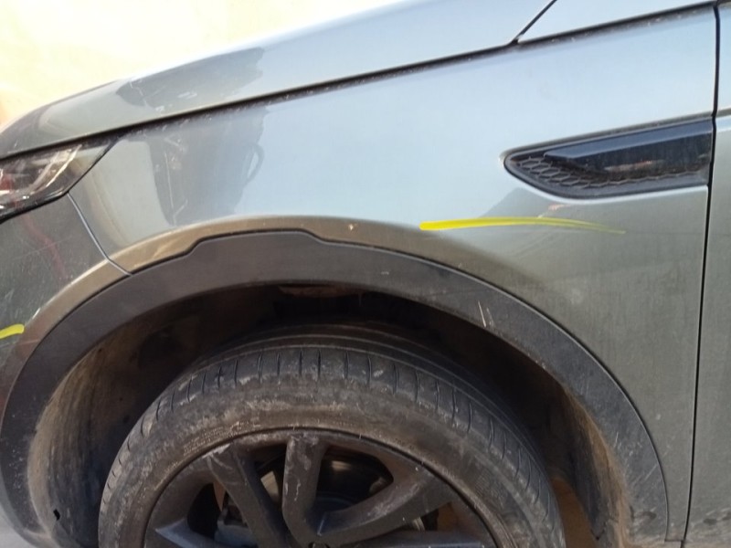 Recambio de aleta delantera izquierda para land rover discovery sport se referencia OEM IAM FK7216016AB  