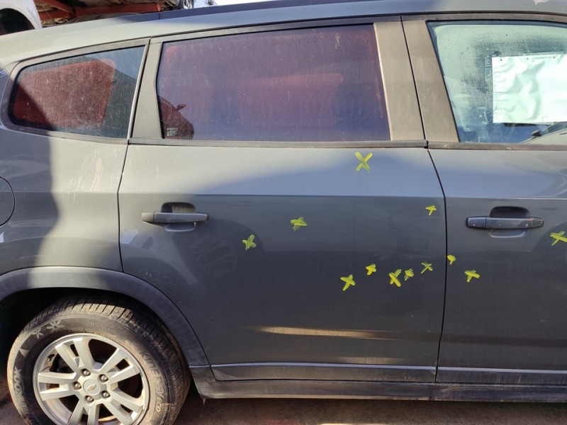 Recambio de puerta trasera derecha para chevrolet orlando lt referencia OEM IAM 95242607  