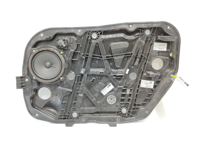 Recambio de elevalunas delantero derecho para kia xceed hibrido 118 kw referencia OEM IAM 82480J7010  