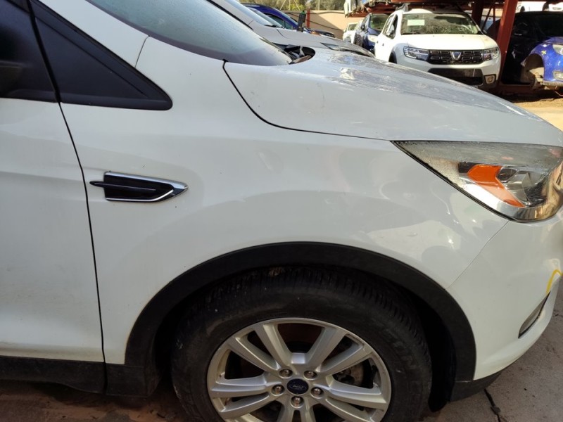 Recambio de aleta delantera derecha para ford kuga (cbs) trend+ referencia OEM IAM GV4116005AD  