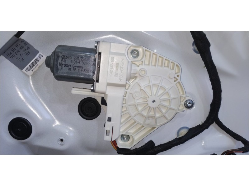 Recambio de elevalunas trasero izquierdo para audi a4 ber. (b8) e referencia OEM IAM 8K0959811A  