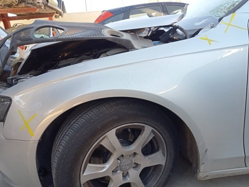 Recambio de aleta delantera izquierda para audi a4 ber. (b8) básico referencia OEM IAM 8K0821105A  